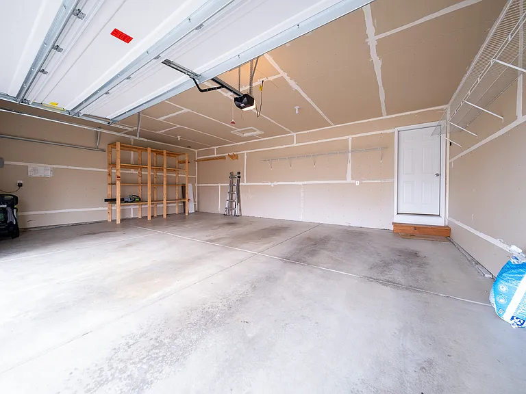 15141 Emory Cir — Photo 31