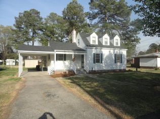 305 Goldsboro St, Lucama, NC 27851