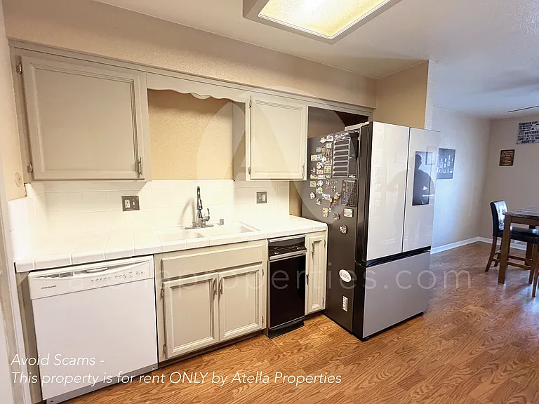 919 Greenfield Ave #1 — Photo 8