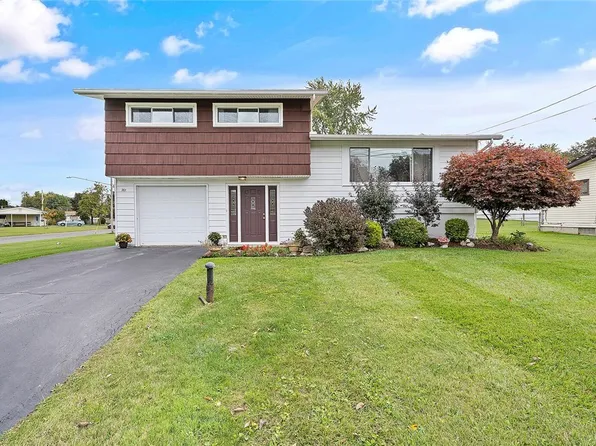 201 Greentree Dr, East Syracuse, NY 13057