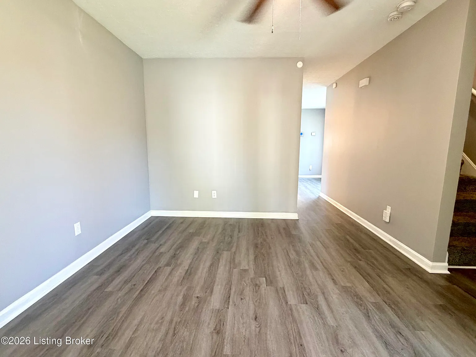 3 bed, 2.0 bath, 1376 sqft, $1,295 — Photo 2