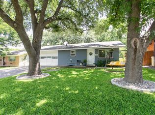 1608 1st St, Kerrville, TX 78028