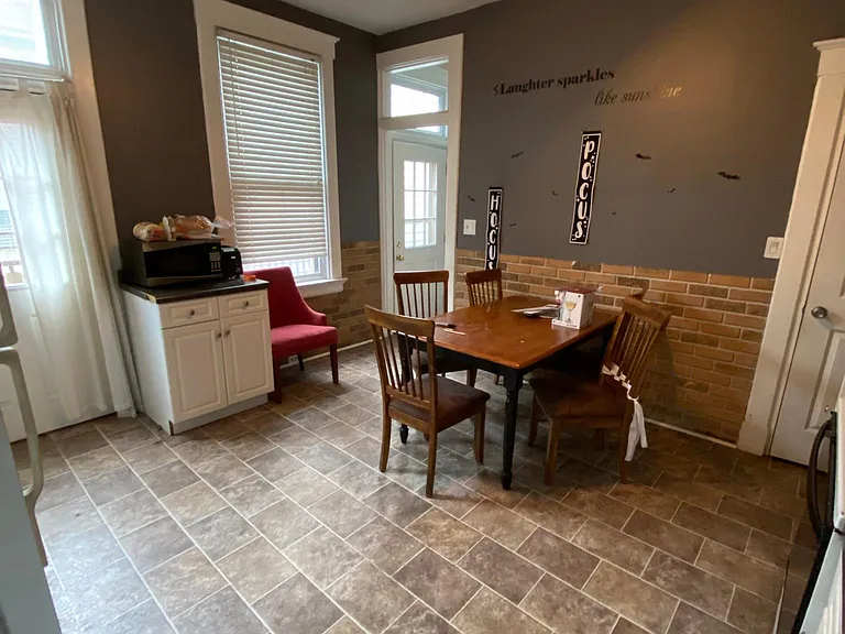 440 Ada St — Photo 8