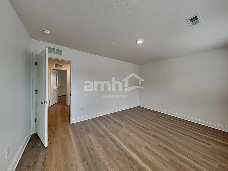 318 Hill St — Photo 13