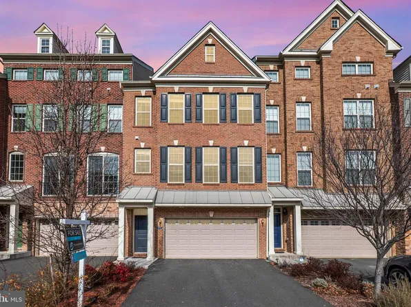 23737 Hopewell Manor Ter, Ashburn, VA 20148