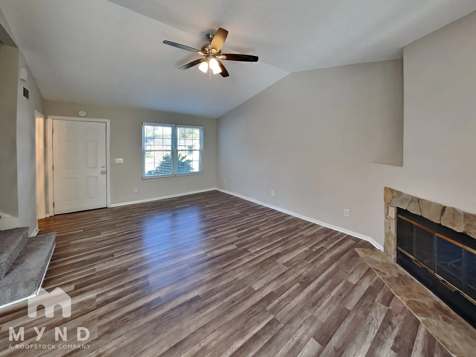 3 bed, 2.5 bath, 1450 sqft, $1,775 — Photo 3
