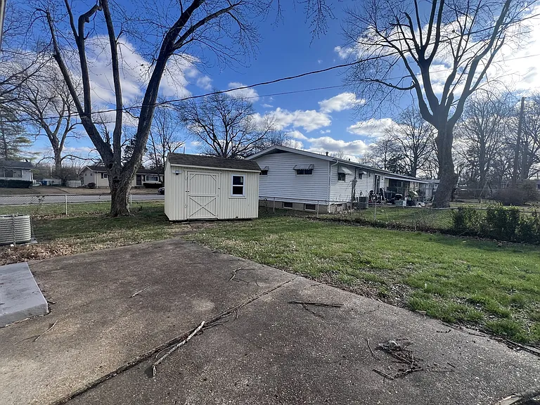 299 Dashwood Dr — Photo 12