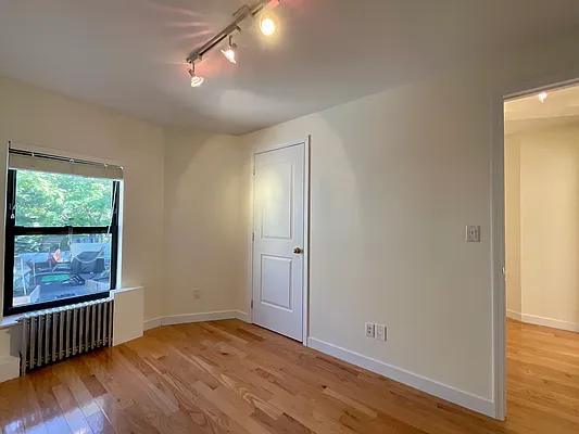 Rented by Compass | media 31