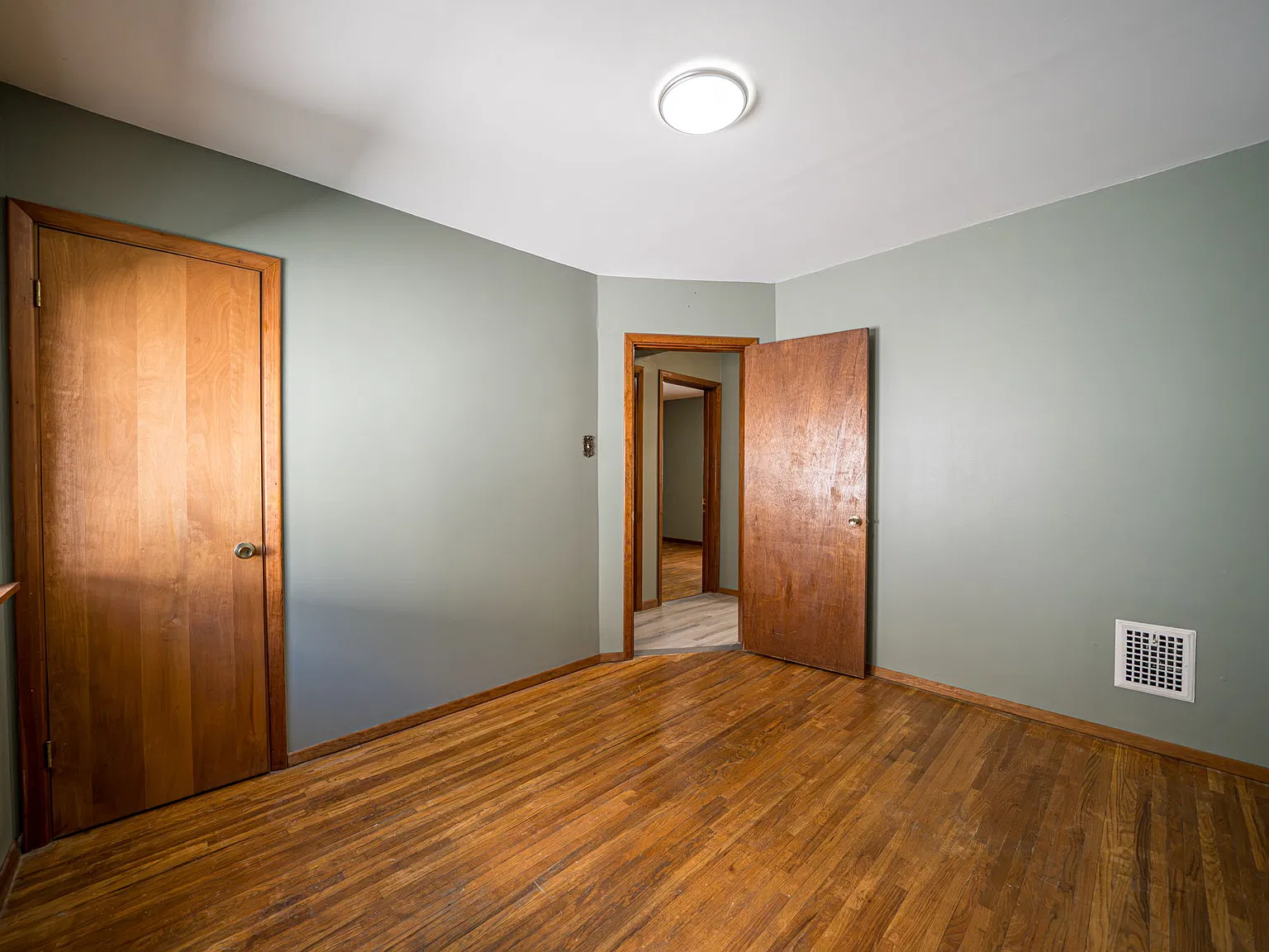 189 Lovering Ave — Photo 3