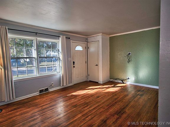 3rd image of 4955 S Lawton Ave