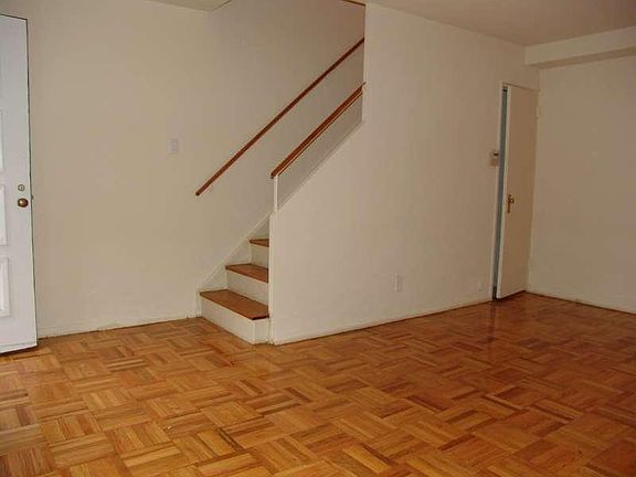 4th image of 69-21 186th Ln APT F