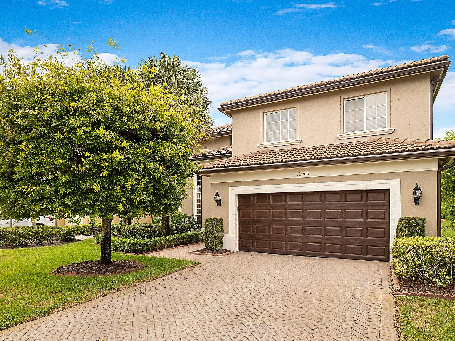 4 bed, 2.5 bath, 2478 sqft, $4,300 — Photo 1