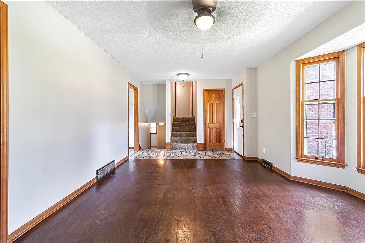 318 Goodrich, Warrensburg, MO 64093 - 1 — Photo 3