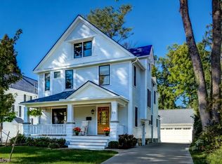 88 Hall St, Chagrin Falls, OH 44022