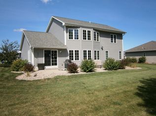 120 Thackery Dr, Oshkosh, WI 54904