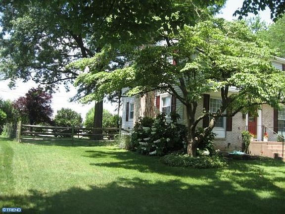 3rd image of 22 Vista Rd