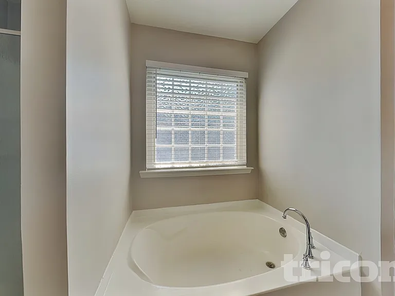 2120 Clear Brooke Dr — Photo 8