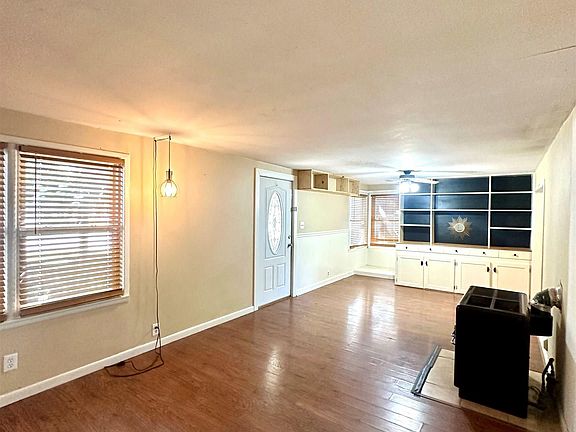 4th image of 306 S Lyndon St