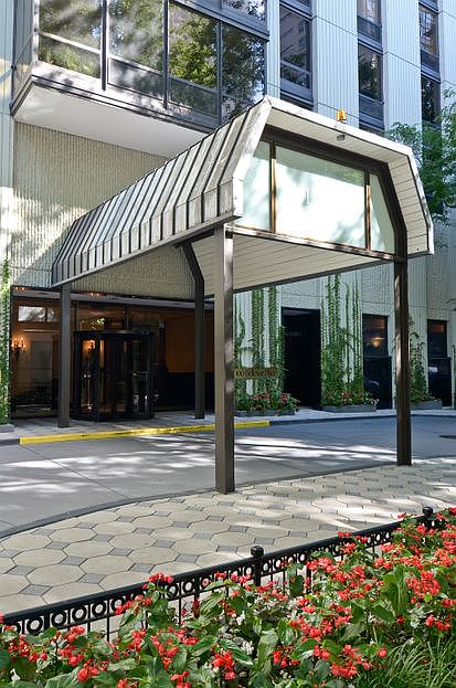 1st image of 100 E Bellevue Pl APT 10C
