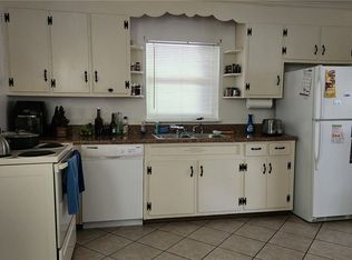 97 Sherwood Dr, Colonial Heights, VA 23834