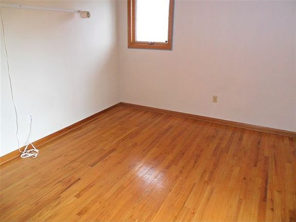 5th image of 22256 Lewis Blvd