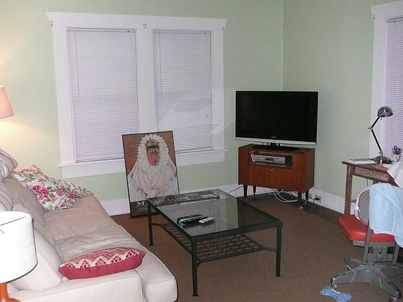 4th image of 1133 W Mistletoe Ave