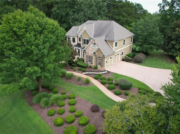 401 Grey Pebble Ct, Seneca, SC 29672