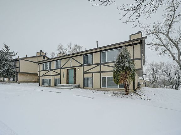 3rd image of 1495 Manitou Blvd