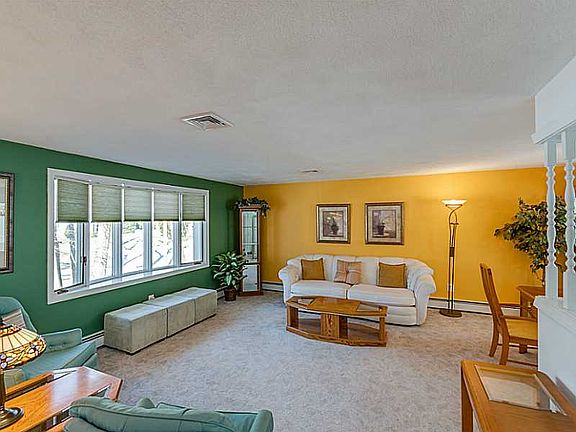 3rd image of 14 Cherrywood Dr