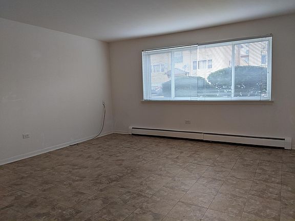 5th image of 10459 Carol Ct