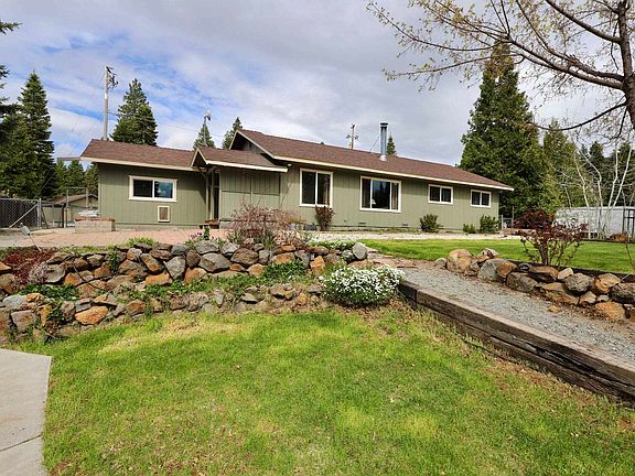 3rd image of 3550 Woodlake Dr