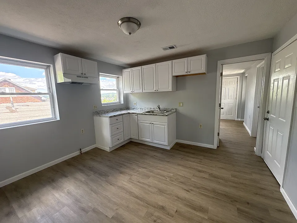 1450 Fleming Ave #3