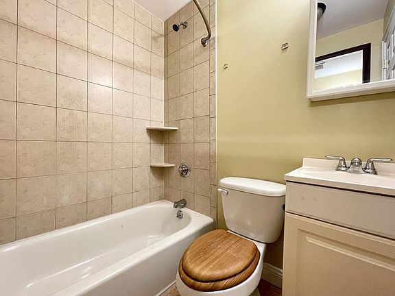 3rd image of 399 Union St #3RR