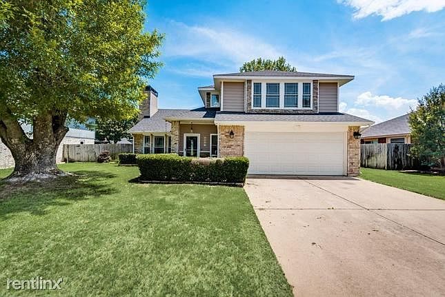 1st image of 2821 White Oak Dr