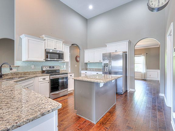 5th image of 7211 Deervalley Dr