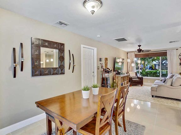 5th image of 19146 SE Southgate Dr