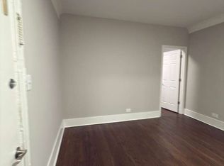 7422 N Damen Ave APT 2G, Chicago, IL 60645