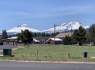 230 E Sun Ranch Dr, Sisters, OR 97759