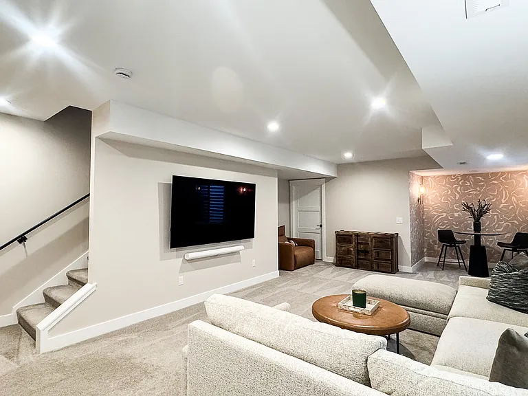 2352 Irving St — Photo 10