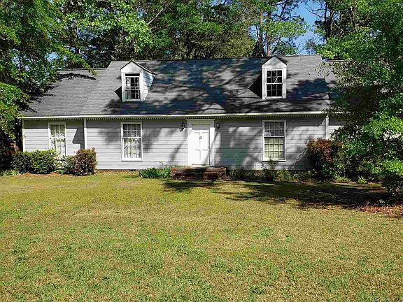 3rd image of 7819 Charles Towne Dr