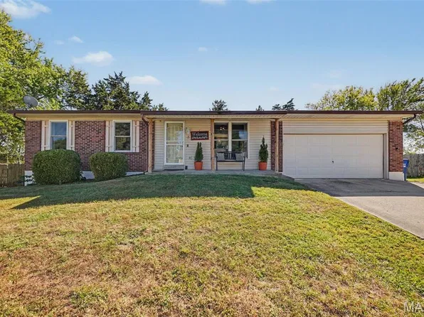 8 Redbud Dr, Warrenton, MO 63383