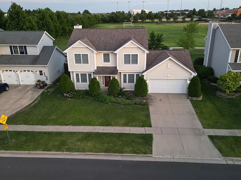3125 Old Jamestown Rd — Photo 2