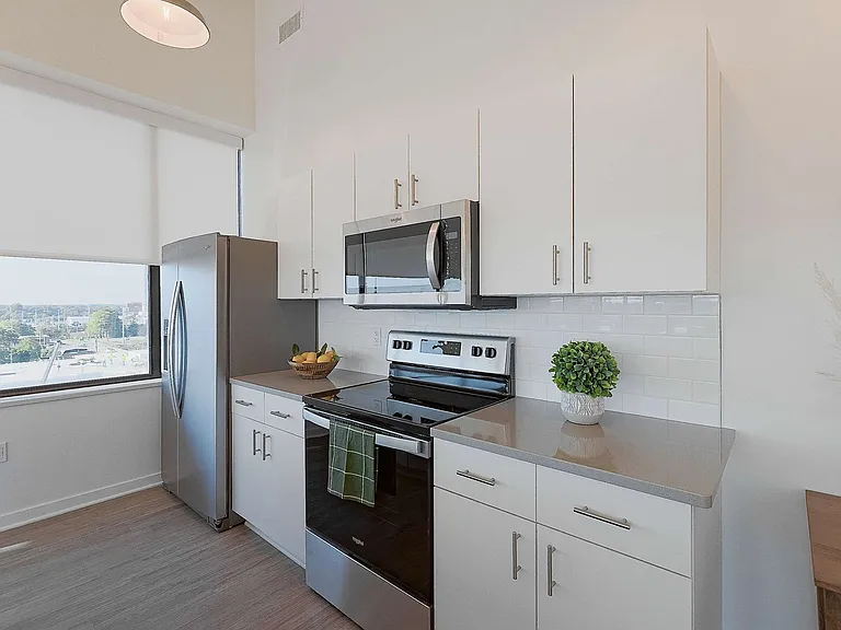 501 S Capitol Ave — Photo 151