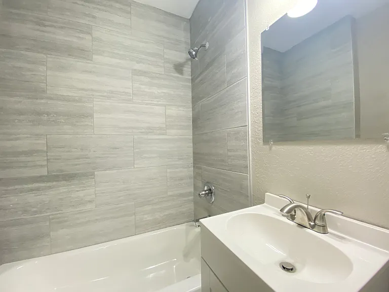 812 Jane Dr — Photo 6