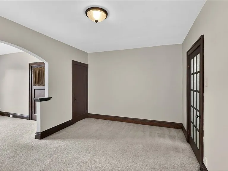 3637 Bowen — Photo 9