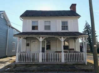 207 S St SE, Leesburg, VA 20175