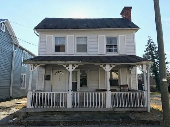 207 S St SE, Leesburg, VA 20175