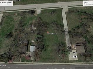 202 S Main St, Lansing, KS 66043