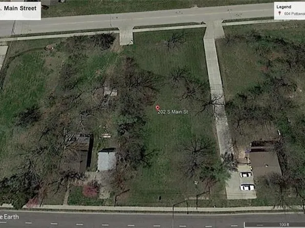 202 S Main St, Lansing, KS 66043