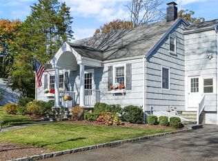 74 Spinning Wheel Rd, Fairfield, CT 06824